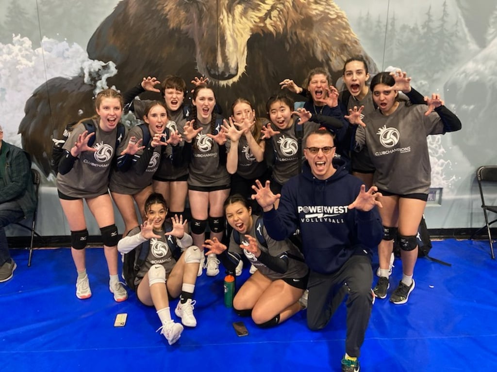 Adam Thompson on the court